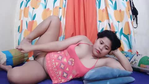 Snapshot of twowetcuties chatting on 02-27-25, 03:36 Lyn and lea online show from 02-27-25, 03:36