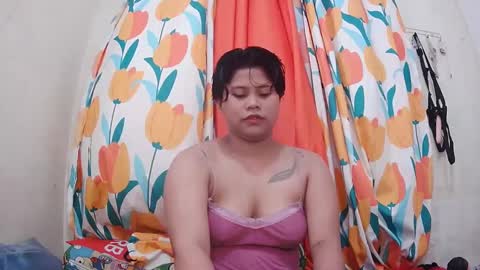 Snapshot of twowetcuties chatting on 03-02-25, 11:31 Lyn and lea online show from 03-02-25, 11:31