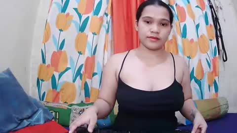 Snapshot of twowetcuties chatting on 03-04-25, 03:00 Lyn and lea online show from 03-04-25, 03:00