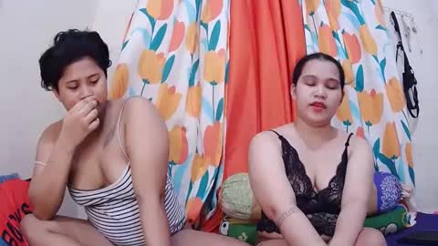 Snapshot of twowetcuties chatting on 03-05-25, 06:01 Lyn and lea online show from 03-05-25, 06:01