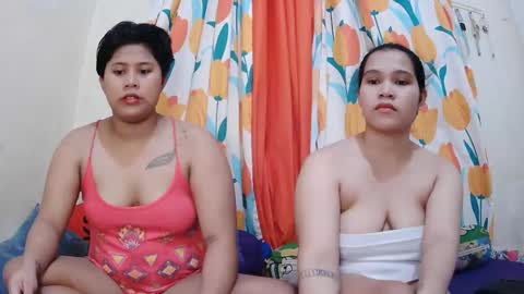 Snapshot of twowetcuties chatting on 03-06-25, 05:46 Lyn and lea online show from 03-06-25, 05:46