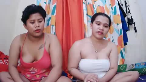 Snapshot of twowetcuties chatting on 03-12-25, 06:18 Lyn and lea online show from 03-12-25, 06:18