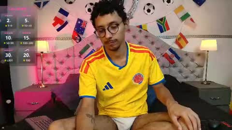 Snapshot of twunkmiguel chatting on 06-28-26, 01:22 TwunkMiguel online show from 06-28-26, 01:22
