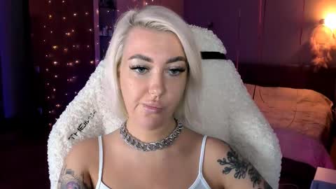 Miley online show from 02-24-25, 03:42