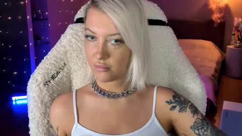 Miley online show from 10-22-25, 12:16