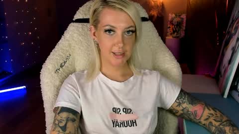 Miley online show from 04-11-26, 12:09