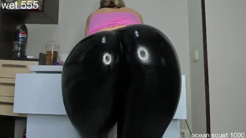 Snapshot of tykita chatting on 07-23-26, 01:58 tykita online show from 07-23-26, 01:58