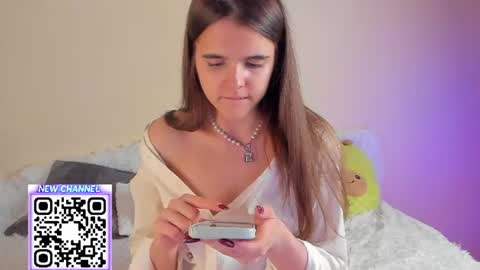 Ema online show from 07-20-26, 08:33