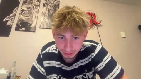 tyler_fox0 online show from 07-31-26, 06:02
