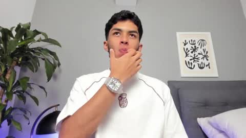 Snapshot of tyler_fox_ chatting on 06-26-26, 11:20 Tyler Fox online show from 06-26-26, 11:20