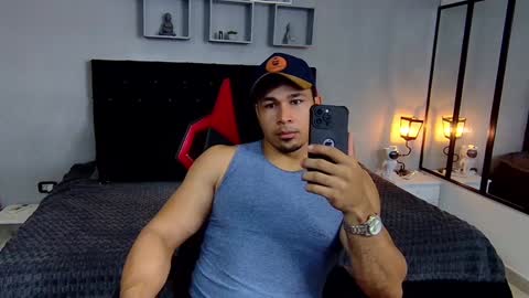 Snapshot of tyler_hank1 chatting on 12-23-24, 12:25 tyler_hank1 online show from 12-23-24, 12:25