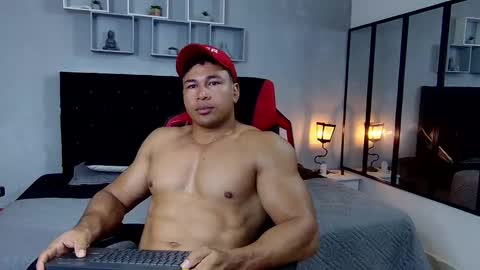 Snapshot of tyler_hank1 chatting on 03-12-25, 11:42 tyler_hank1 online show from 03-12-25, 11:42