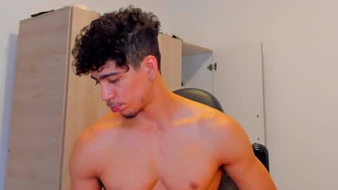     online show from 12-05-24, 08:33