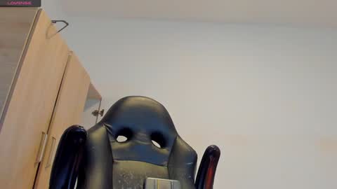     online show from 01-23-25, 03:32