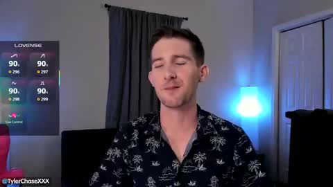 Snapshot of tylerchasexxx chatting on 09-26-25, 11:09 Tyler Chase online show from 09-26-25, 11:09