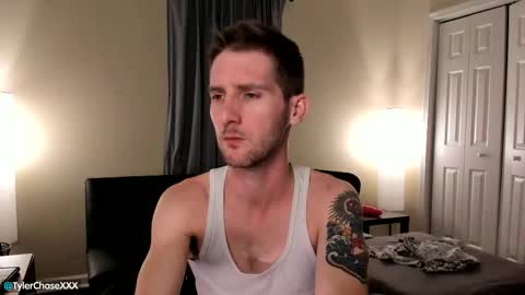 Snapshot of tylerchasexxx chatting on 10-31-25, 12:44 Tyler Chase online show from 10-31-25, 12:44
