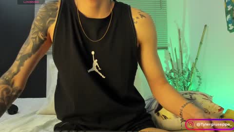 Snapshot of tylergiuseppe_ chatting on 01-17-25, 05:42 tylergiuseppe_ online show from 01-17-25, 05:42