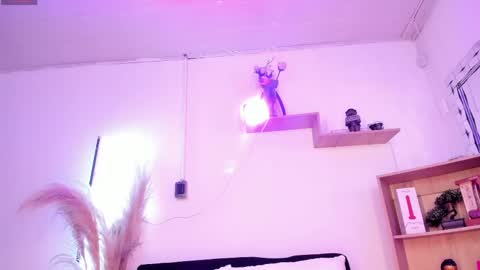 Snapshot of tylla__ chatting on 05-30-26, 05:21 tylla__ online show from 05-30-26, 05:21
