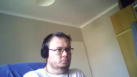 Snapshot of tyradi1991 chatting on 08-09-26, 09:03 tyradi1991 online show from 08-09-26, 09:03