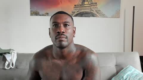 Snapshot of tyron_rulers chatting on 05-06-26, 01:05 Dvid Rullers online show from 05-06-26, 01:05