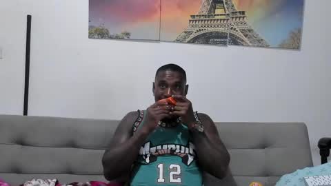 Snapshot of tyron_rulers chatting on 06-09-26, 12:22 Dvid Rullers online show from 06-09-26, 12:22