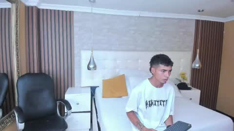 Snapshot of tysongandy chatting on 04-12-26, 04:06 Tyson online show from 04-12-26, 04:06