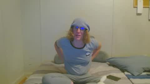 Snapshot of tyyyler93 chatting on 01-14-25, 05:19 TylerAlternative online show from 01-14-25, 05:19