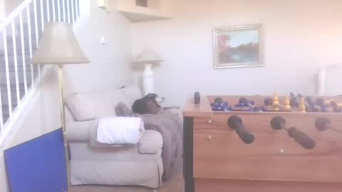 Snapshot of uandme_baby chatting on 01-15-25, 11:40 Azelia B online show from 01-15-25, 11:40