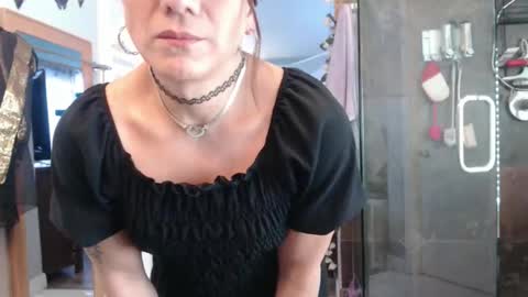 Azelia B online show from 12-14-25, 10:14