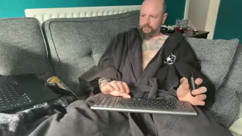 ukgooner87 online show from 04-12-26, 02:55