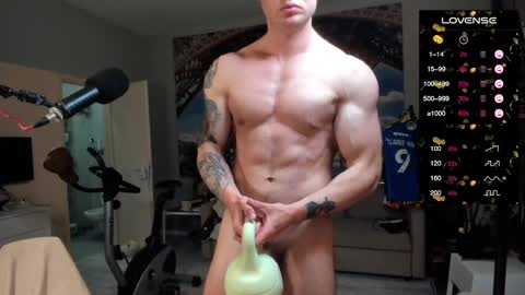 Snapshot of ukgymboy chatting on 04-30-26, 12:22 James Iron online show from 04-30-26, 12:22