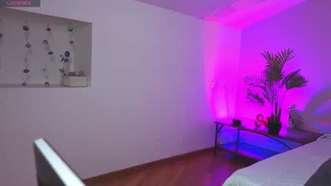 Lena online show from 07-30-26, 12:37