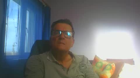 Snapshot of ulmeni4 chatting on 10-25-25, 12:13 ulmeni4 online show from 10-25-25, 12:13