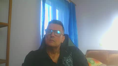 Snapshot of ulmeni4 chatting on 10-29-25, 12:07 ulmeni4 online show from 10-29-25, 12:07