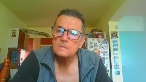 ulmeni4 online show from 04-21-26, 11:38