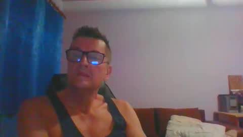 Snapshot of ulmeni7 chatting on 11-16-25, 05:02 ulmeni7 online show from 11-16-25, 05:02