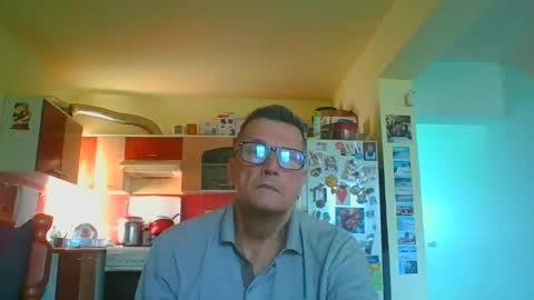 Snapshot of ulmeni7 chatting on 05-11-26, 05:24 ulmeni7 online show from 05-11-26, 05:24