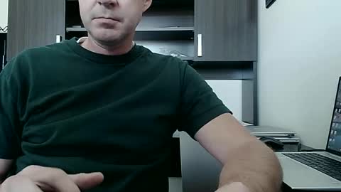Snapshot of ultratac1 chatting on 09-19-25, 05:35 Ultra online show from 09-19-25, 05:35