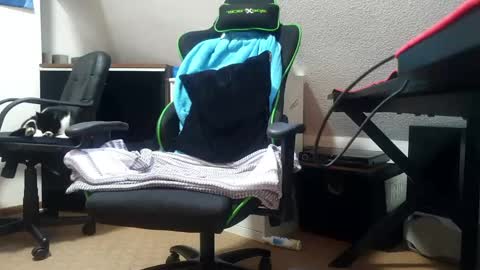 Mr.  Mrs. Smith online show from 01-10-25, 07:35