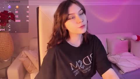 Una  online show from 12-06-24, 09:32