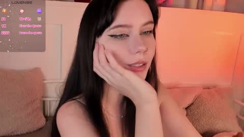 Una  online show from 11-07-25, 12:49