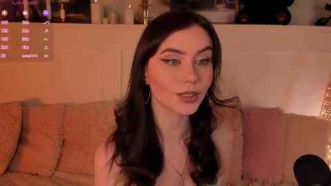 Snapshot of una_medisson chatting on 04-23-26, 01:02 Una online show from 04-23-26, 01:02