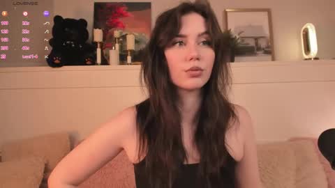 Snapshot of una_medisson chatting on 05-16-26, 10:36 Una online show from 05-16-26, 10:36