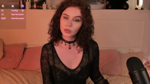 Snapshot of una_medisson chatting on 06-08-26, 12:49 Una online show from 06-08-26, 12:49