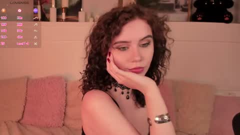 Snapshot of una_medisson chatting on 06-12-26, 10:03 Una online show from 06-12-26, 10:03