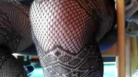 Snapshot of uncutlover1000 chatting on 05-05-26, 01:30 patricia online show from 05-05-26, 01:30