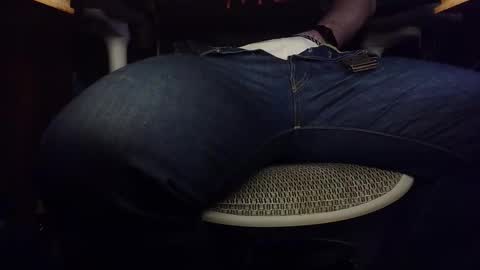 Snapshot of under_the_desk40 chatting on 02-16-26, 09:33 Under the desk online show from 02-16-26, 09:33