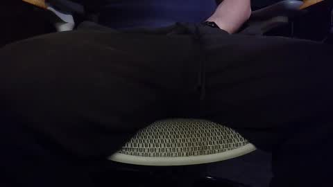 Snapshot of under_the_desk40 chatting on 02-22-26, 09:13 Under the desk online show from 02-22-26, 09:13