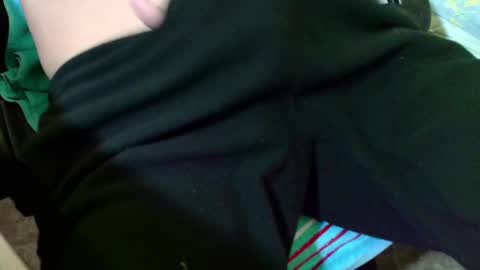 Snapshot of under_thedesk chatting on 02-15-25, 06:33 Giov online show from 02-15-25, 06:33