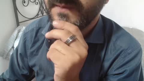 Snapshot of under_thedesk chatting on 10-01-25, 02:34 Giov online show from 10-01-25, 02:34